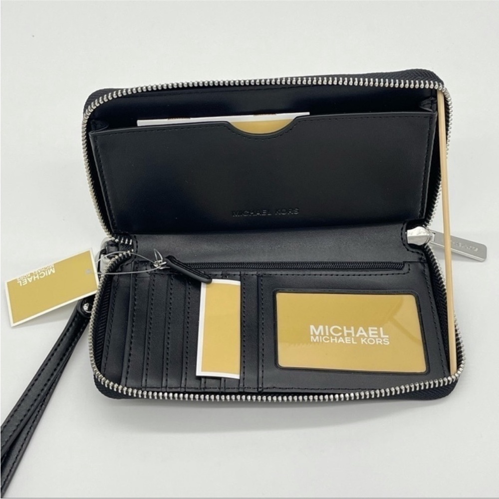 Michael Kors Large Flat Mf Phone Case
Wallet Leather Black - Picture 8 of 10